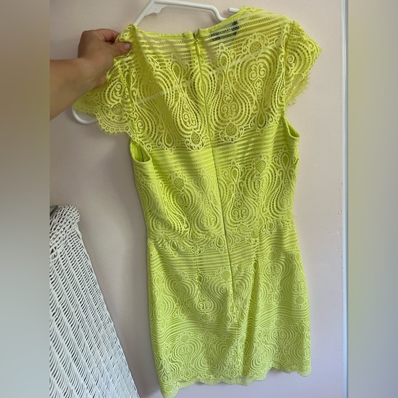 Bebe Neon Green party dress in size 6 - Picture 2 of 3
